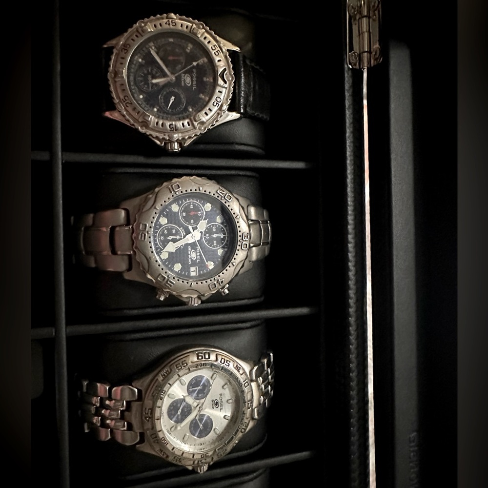 6 Fossil watches